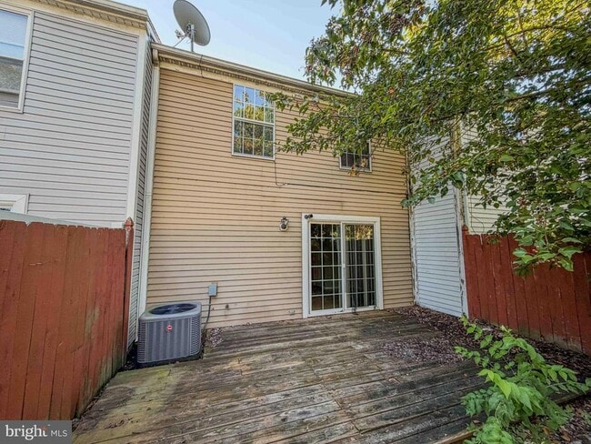 Building Photo - 58 Vanderbilt Ct