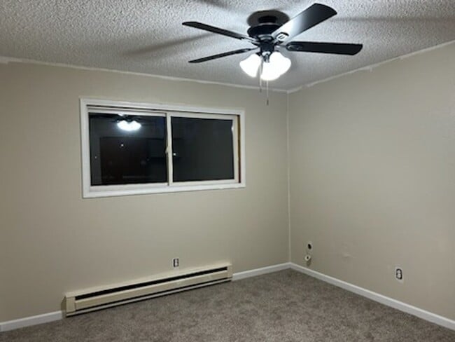 Building Photo - 5408/5410 Helen Ct