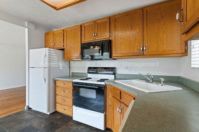 Building Photo - 3128 S 700 E