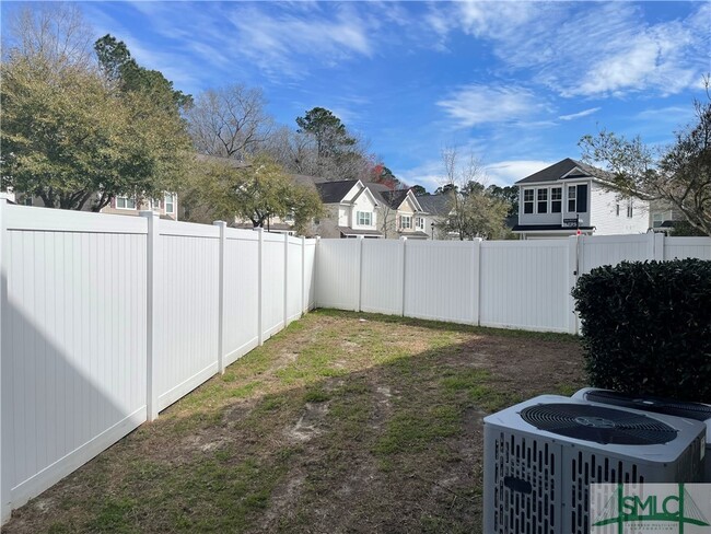 Building Photo - 225 Summer Hill Ct
