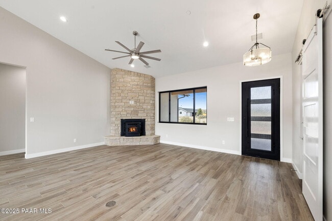Building Photo - 4613 W Stazenski Rd