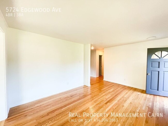 Building Photo - 4 Bed, 2.5 Bath Home -- Over 2k sqft, pati...