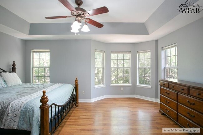 Building Photo - 2812 S Shepherds Glen