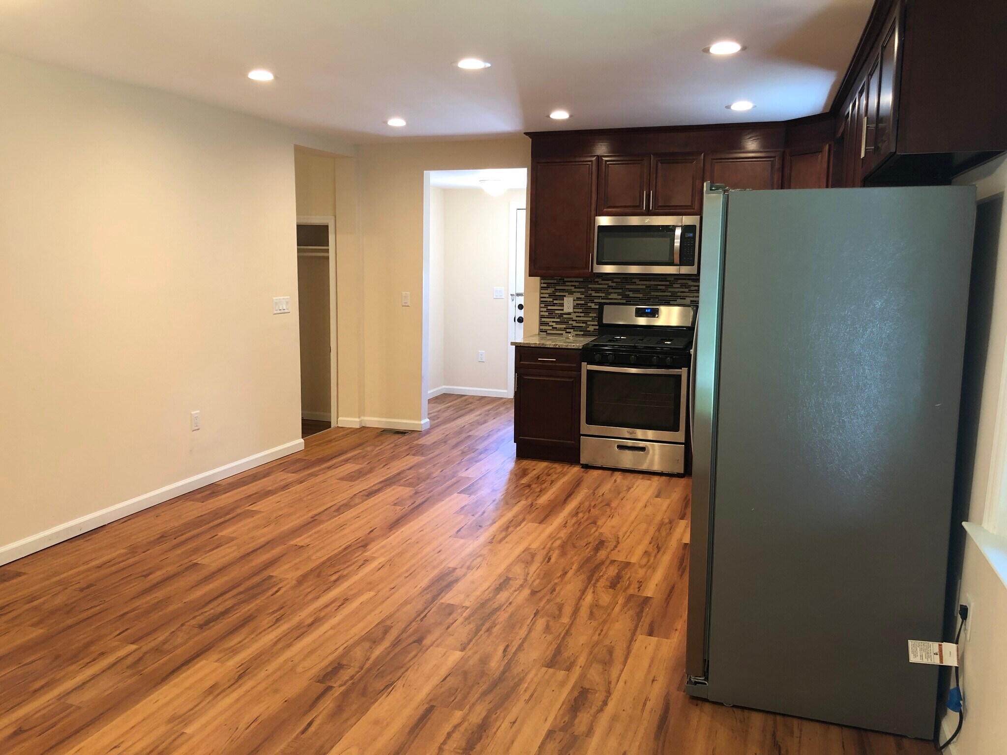 Open Concept Kitchin/Living/Dining Room - 33 Wells Ave