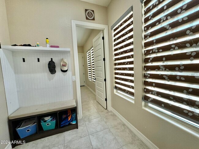 Building Photo - 3453 E Aloe Dr