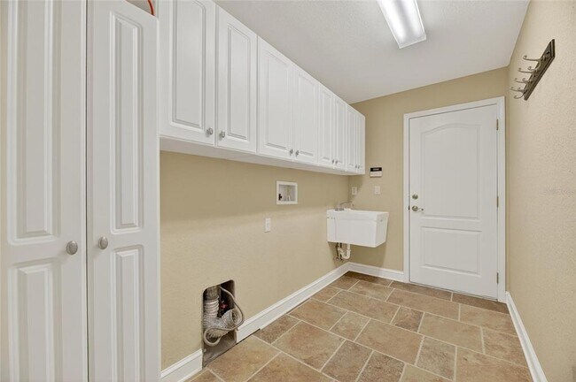 Building Photo - 1039 Emerald Dunes Dr
