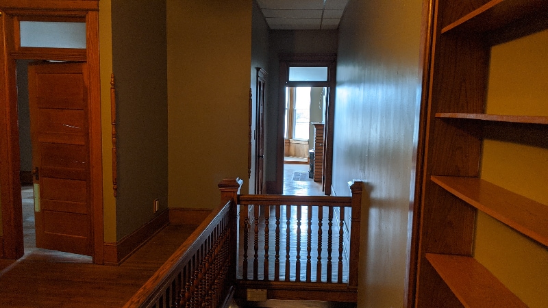 Building Photo - 127 1/2-38-32 E Main St