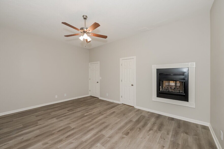 Building Photo - 700 Leadenhall Ct