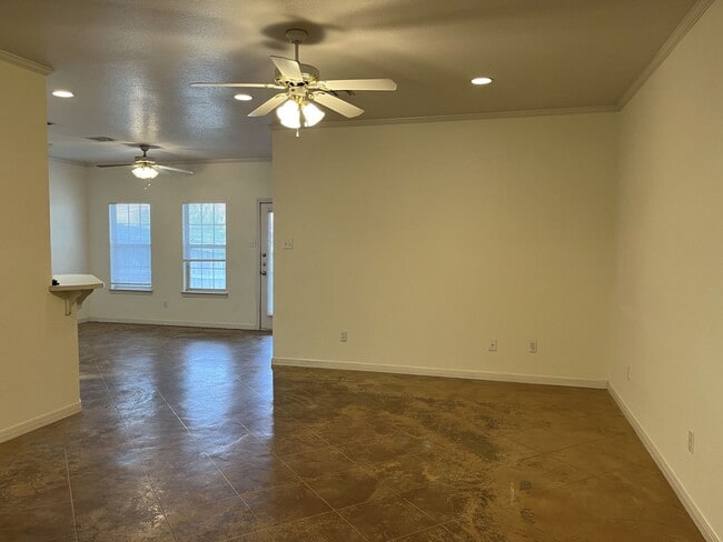 Building Photo - Surrey Ridge