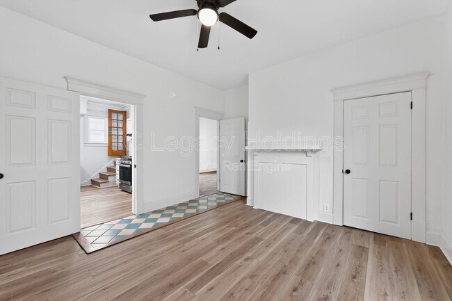 Building Photo - 1527 Farland Ave