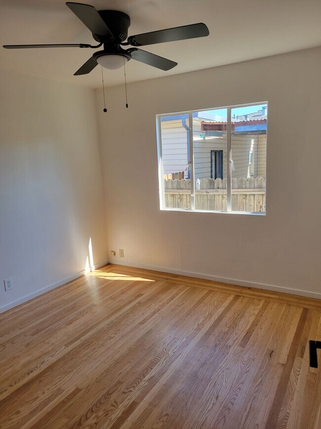 Building Photo - AVAILABLE NOW! 3 BEDROOM/2 BATH IN FAIRFIELD