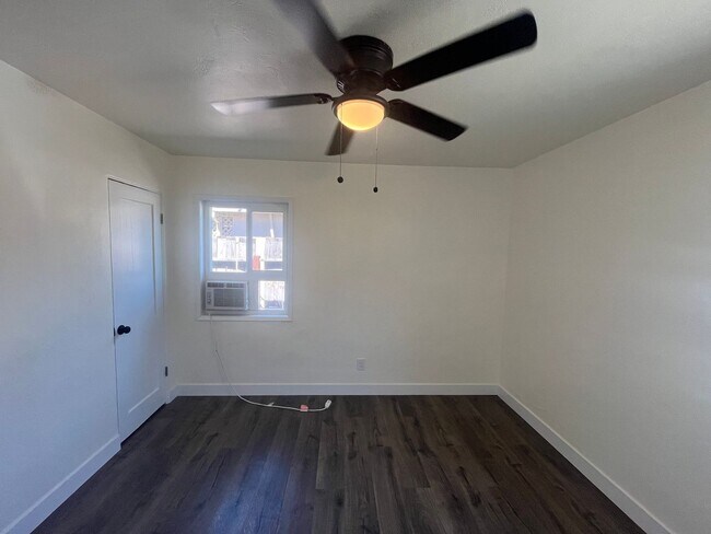 Building Photo - 406 Niles Ave