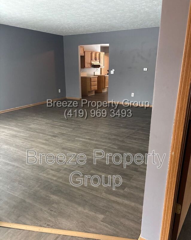 Building Photo - 329 S Jackson St