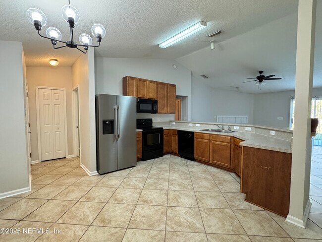 Building Photo - 11273 Silver Key Dr