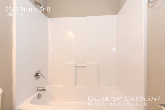 Building Photo - 2509 Pinnix St