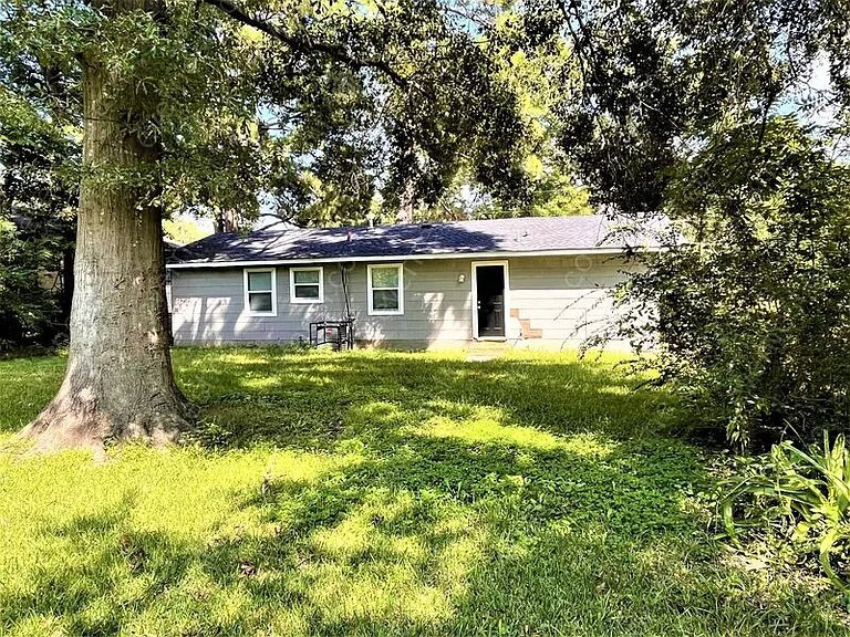 Building Photo - 3737 Bishop Ave