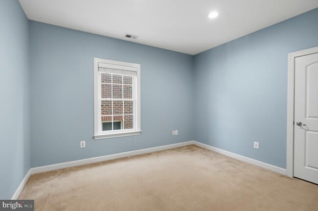 Building Photo - 493 W Watkins Mill Rd