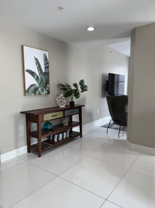 Building Photo - Beautiful Furnished 2-Bed, 2-Bath Condo in the Heart of Downtown Des Moines