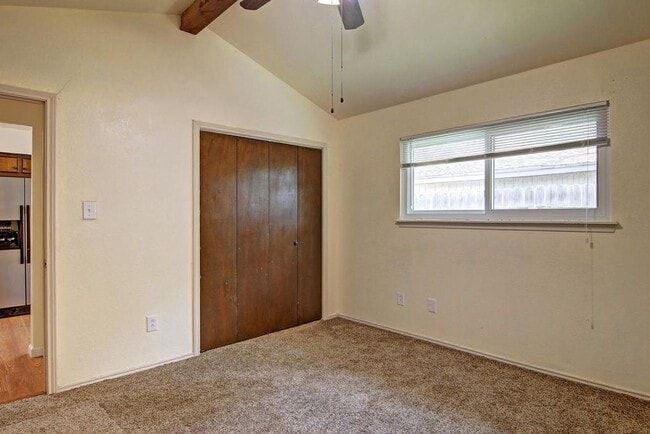Building Photo - 11401 Woodway Creek Dr