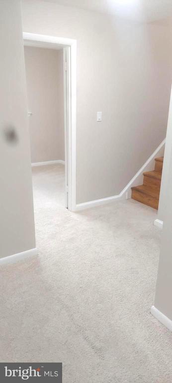 Building Photo - 9820 Inglemere Dr