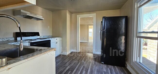 Building Photo - 918 Watson St