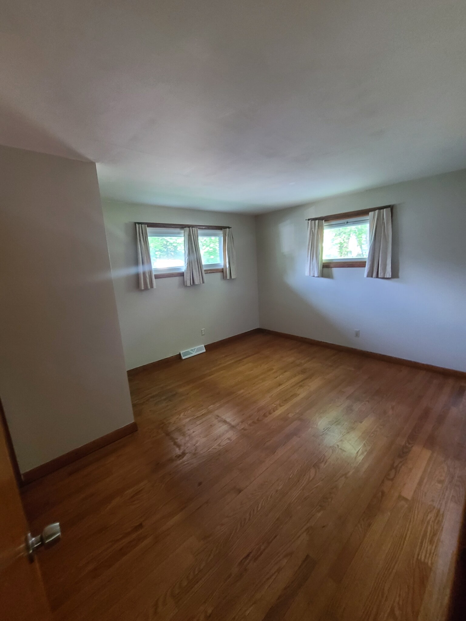 Building Photo - 297 Maylawn Ave