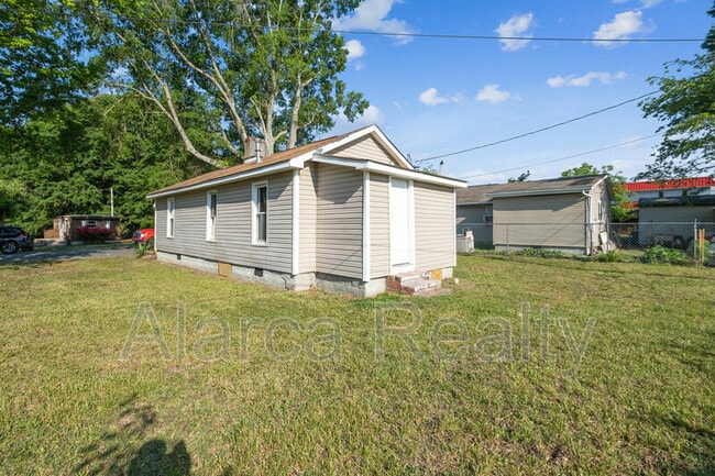 Building Photo - 102 Black Ave