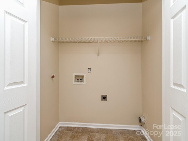 Building Photo - 6213 Derryfield Dr