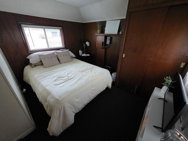 Building Photo - $1600| 4BD 1BA| 524 7th| Available 6/1/2026!
