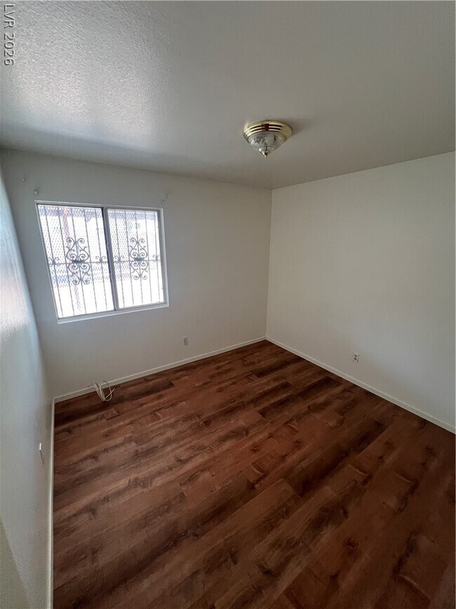 Building Photo - 825 Hyattsville St