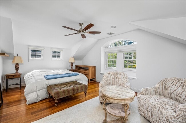 Building Photo - 197 US-9W