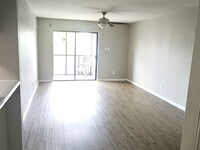 Building Photo - 3025 Walnut Bend Ln
