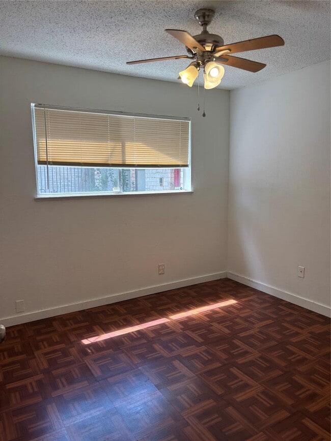 Building Photo - 3103 Edgedale Dr