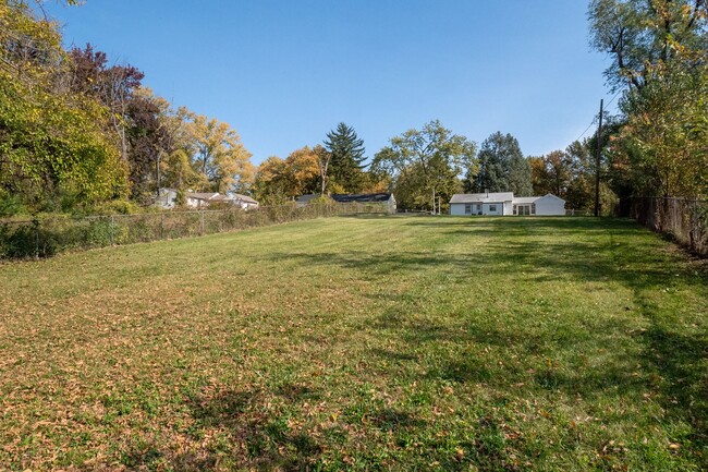 Building Photo - Beautiful Slab Home in Imperial with over ...