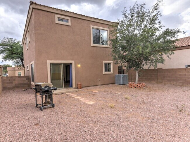 Building Photo - Rancho Sahuarita