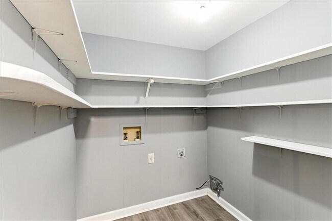 Building Photo - 3009 Hawthorne Pl