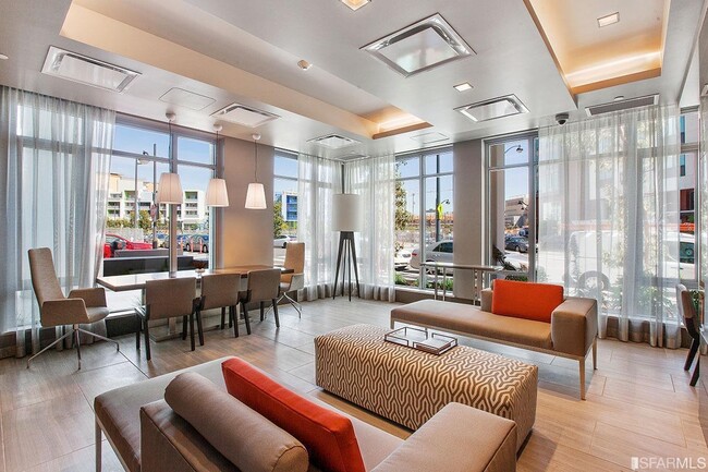 Building Photo - 718 Long Bridge St