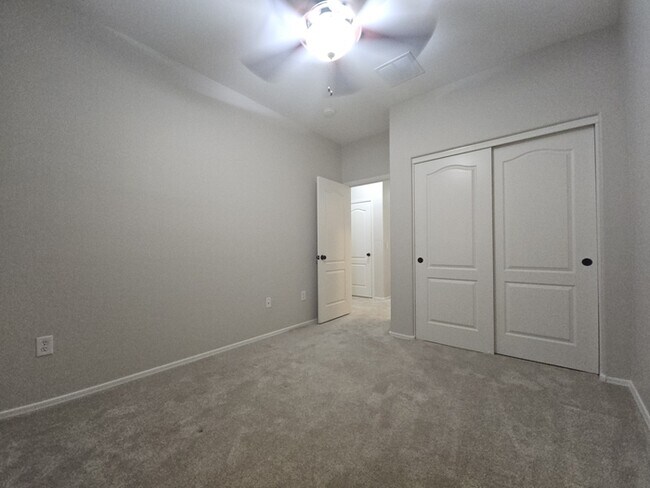 Building Photo - MOVE-IN READY HOME IN COOLEY STATION!