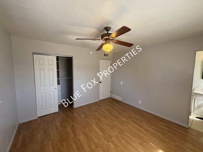 Building Photo - 5674 E Eastland St