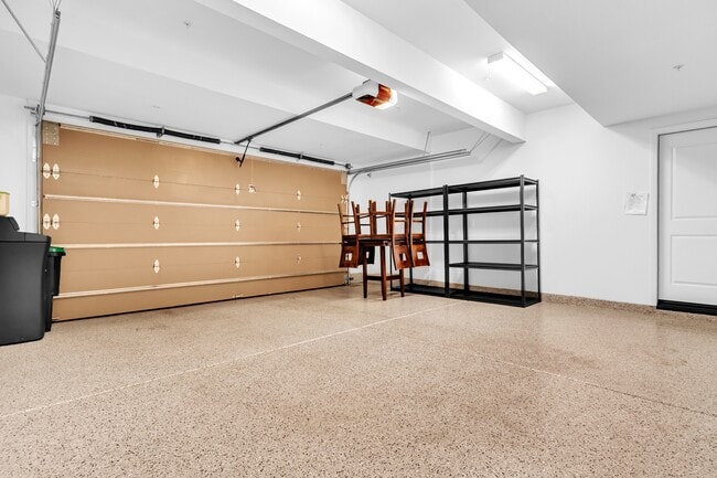 Building Photo - 110 Okra