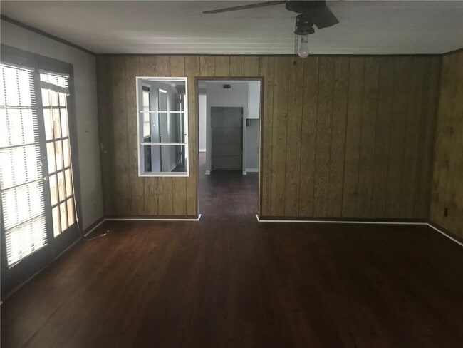 Building Photo - 2359 Gill Rd