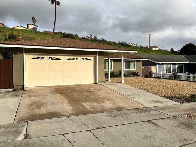 Building Photo - Beautiful 3-Bedroom, 2-Bath Home in Encant...