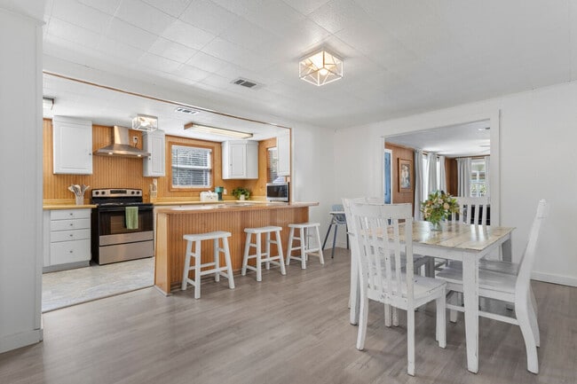 Building Photo - 10104 Johns Bayou Rd