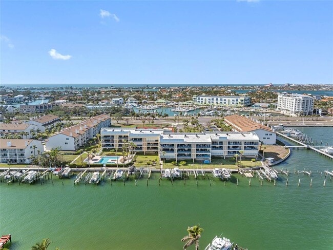 Building Photo - 363 Pinellas Bayway S