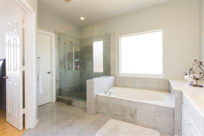 Building Photo - 2545 Royal Birkdale Dr