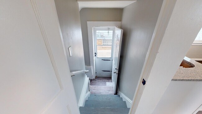 Building Photo - Old Brooklyn Area - 3 Bedroom Single Famil...