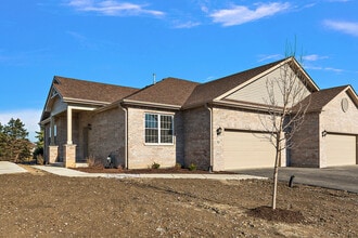 Building Photo - 58 Olympus Dr