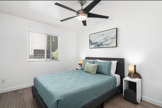 Interior Photo - Fringe City View