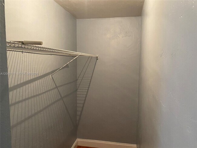 Building Photo - 2471 SW 82nd Ave