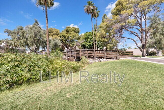 Building Photo - 930 S Dobson Rd